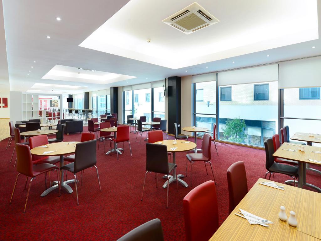 Ramada Encore Μίλτον Κέινς Εξωτερικό φωτογραφία