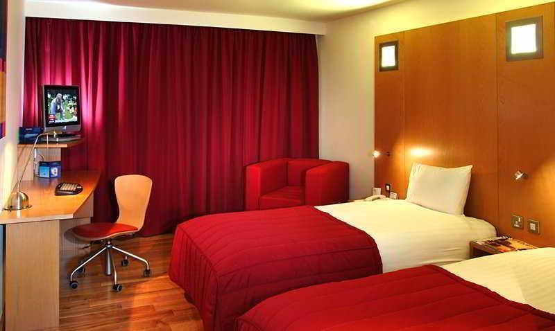 Ramada Encore Μίλτον Κέινς Εξωτερικό φωτογραφία
