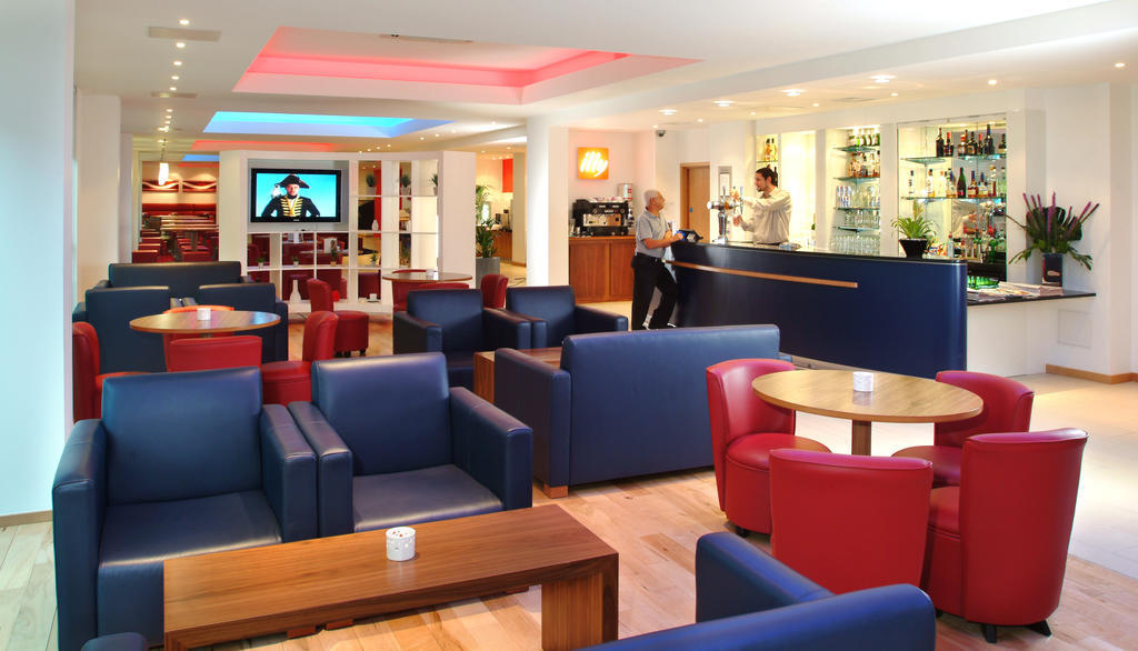 Ramada Encore Μίλτον Κέινς Εξωτερικό φωτογραφία